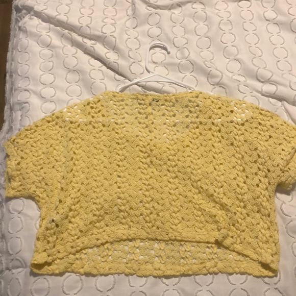 Crop top - Picture 2 of 4